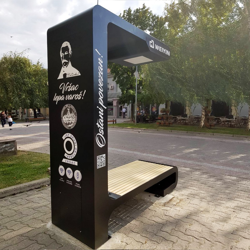 An Póstaer Taispeána faoi stiúir Dearaidh is Fearr Muirearú Fón USB Troscán Lasmuigh Cliste Gréine